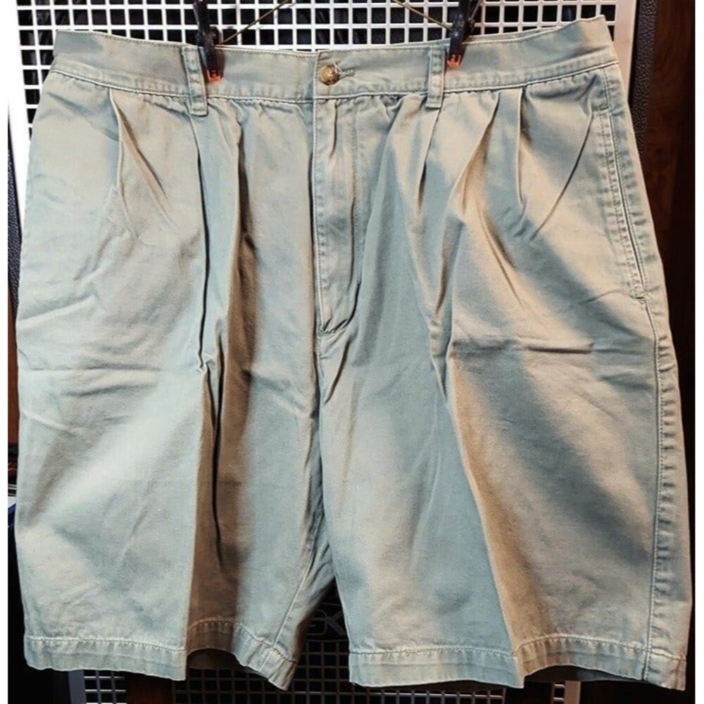 Siegfried & Company Men's Green Pleated Regular Fit Cotton Casual Shorts Size 38